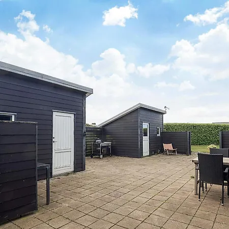 4 Star In Karrebaeksminde Feriehus Eno By