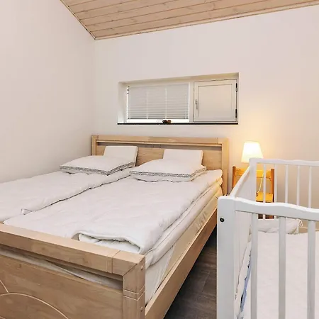 4 Star In Karrebaeksminde *