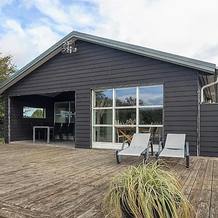 4 Star In Karrebaeksminde Semesterbostad Eno By